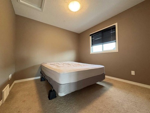 9510 Willow Drive, Grande Prairie, AB - Indoor Photo Showing Other Room