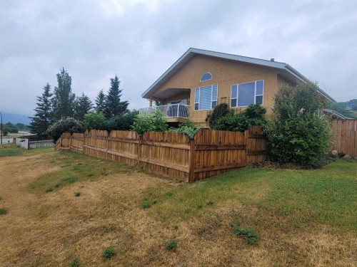 10606 90 Street  Peace River, AB T8S 1P1