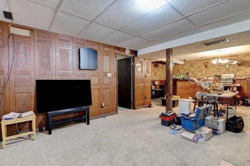 10011 95 Avenue, Wembley, AB - Indoor Photo Showing Basement