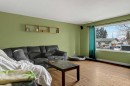 10011 95 Avenue, Wembley, AB  - Indoor Photo Showing Living Room 