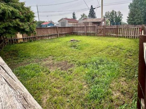 5205 50 Avenue, Grimshaw, AB - Outdoor