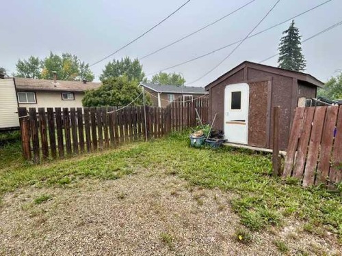 5205 50 Avenue, Grimshaw, AB - Outdoor