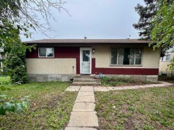 5205 50 Avenue Grimshaw, AB T0H 1W0