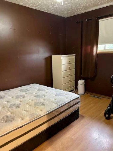 5205 50 Avenue, Grimshaw, AB - Indoor Photo Showing Bedroom