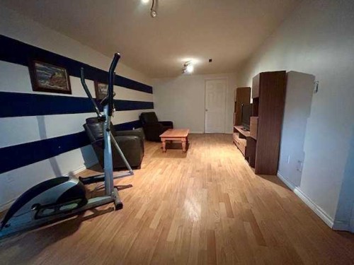 5205 50 Avenue, Grimshaw, AB - Indoor