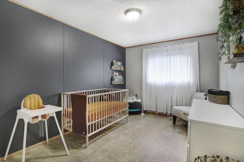 9517 111 Avenue, Clairmont, AB - Indoor Photo Showing Bedroom