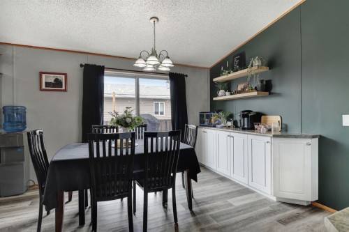 9517 111 Avenue, Clairmont, AB - Indoor Photo Showing Dining Room