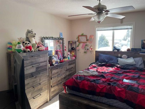 10703 108 Avenue, Fairview, AB - Indoor Photo Showing Bedroom