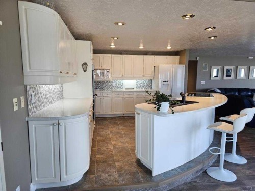 17423 Highway 2, High Prairie, AB - Indoor Photo Showing Kitchen