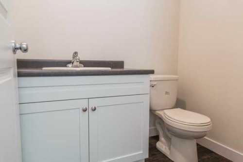 9541 113 Avenue, Clairmont, AB - Indoor Photo Showing Bathroom