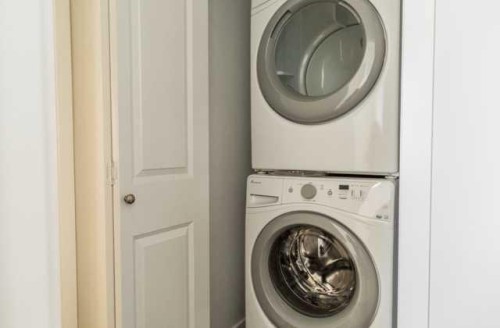 9541 113 Avenue, Clairmont, AB - Indoor Photo Showing Laundry Room