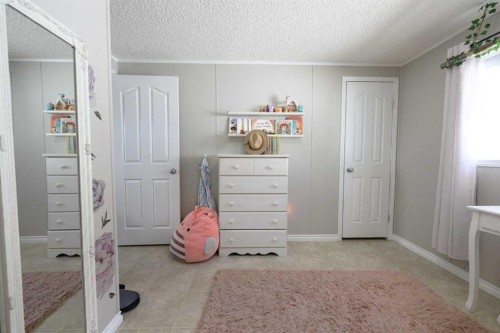 9509 109 Avenue, Clairmont, AB - Indoor