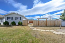9509 109 Avenue Clairmont, AB T8X 5B8