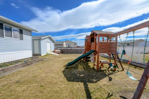 9509 109 Avenue, Clairmont, AB - Outdoor