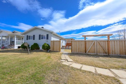 9509 109 Avenue, Clairmont, AB - Outdoor