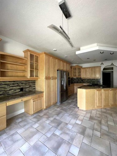 5 Caribou Close, High Level, AB 