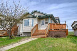 9714 126 Avenue Grande Prairie, AB T8V 5Z1