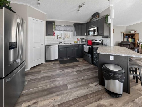 Blumenort Road, Rural Mackenzie County, AB - Indoor Photo Showing Kitchen With Upgraded Kitchen