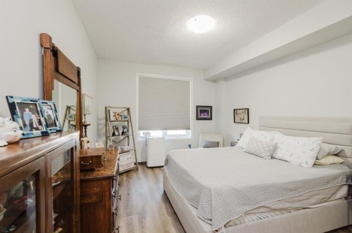 315-12330 102 Street, Grande Prairie, AB - Indoor Photo Showing Bedroom