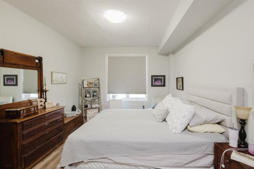 315-12330 102 Street, Grande Prairie, AB - Indoor Photo Showing Bedroom
