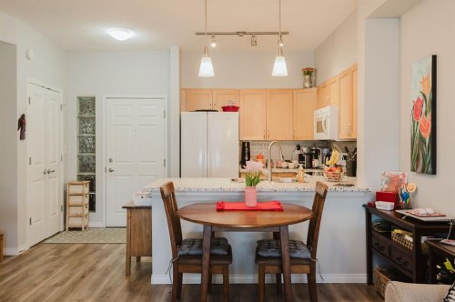315-12330 102 Street, Grande Prairie, AB - Indoor Photo Showing Dining Room