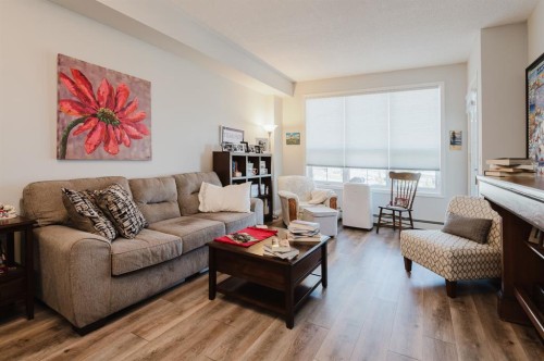 315-12330 102 Street, Grande Prairie, AB - Indoor Photo Showing Living Room