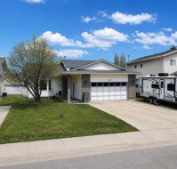 9649 72 Avenue Grande Prairie, AB T8V 6P5