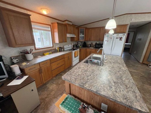 7834 97 Avenue, Peace River, AB 