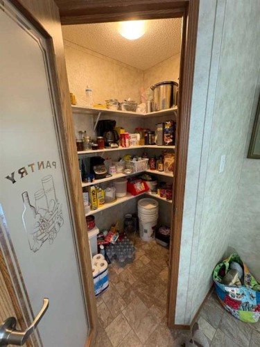 7834 97 Avenue, Peace River, AB 