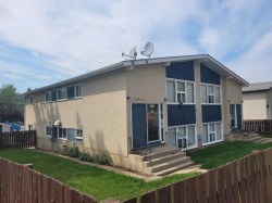 10618, 10620 101 Street Peace River, AB T8S 1S7