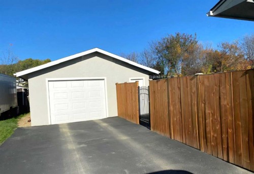 9606 84 Avenue, Peace River, AB - Outdoor With Exterior