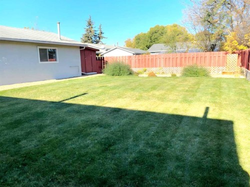 9606 84 Avenue, Peace River, AB - Outdoor
