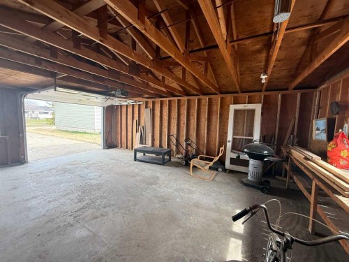 105 4Th, Falher, AB - Indoor Photo Showing Other Room