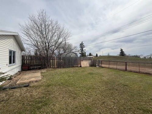 105 4Th, Falher, AB - Outdoor