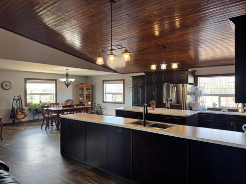 41066 Twp Rd 824, Rural Fairview No. 136, M.D. Of, AB - Indoor Photo Showing Kitchen With Double Sink