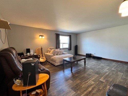 41066 Twp Rd 824, Rural Fairview No. 136, M.D. Of, AB - Indoor Photo Showing Living Room