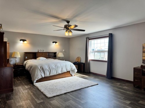 41066 Twp Rd 824, Rural Fairview No. 136, M.D. Of, AB - Indoor Photo Showing Bedroom