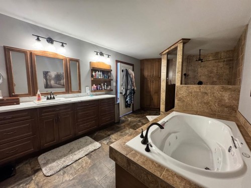 41066 Twp Rd 824, Rural Fairview No. 136, M.D. Of, AB - Indoor Photo Showing Bathroom