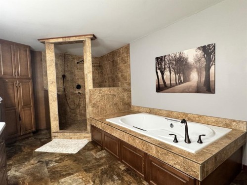 41066 Twp Rd 824, Rural Fairview No. 136, M.D. Of, AB - Indoor Photo Showing Bathroom