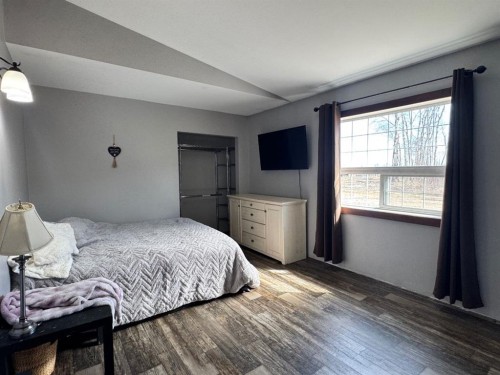 41066 Twp Rd 824, Rural Fairview No. 136, M.D. Of, AB - Indoor Photo Showing Bedroom