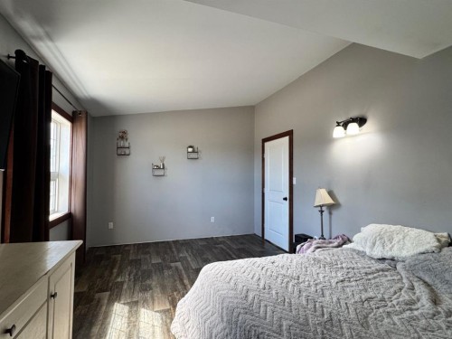 41066 Twp Rd 824, Rural Fairview No. 136, M.D. Of, AB - Indoor Photo Showing Bedroom