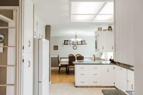 9915 101 Avenue, Clairmont, AB - Indoor Photo Showing Other Room
