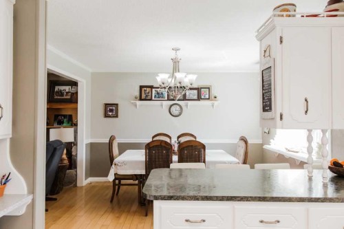 9915 101 Avenue, Clairmont, AB - Indoor Photo Showing Dining Room