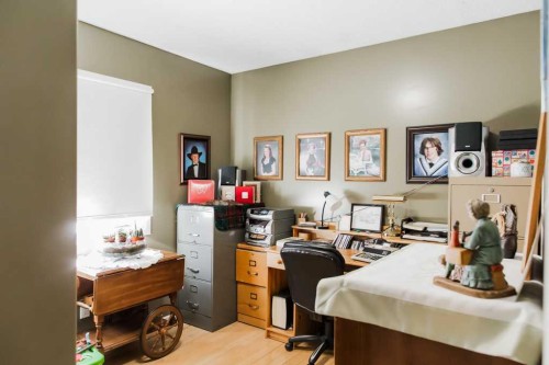 9915 101 Avenue, Clairmont, AB - Indoor