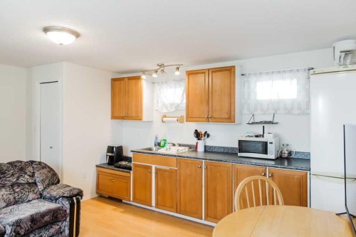 9915 101 Avenue, Clairmont, AB - Indoor