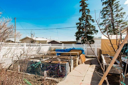 9915 101 Avenue, Clairmont, AB - Outdoor