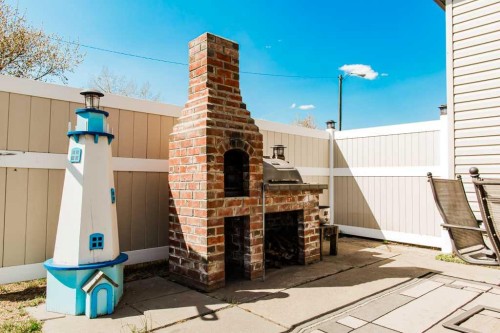 9915 101 Avenue, Clairmont, AB - Outdoor With Exterior