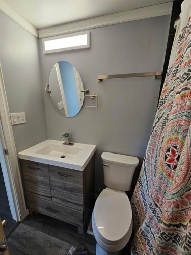4928 58Th Avenue, High Prairie, AB - Indoor Photo Showing Bathroom