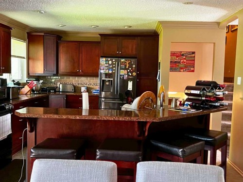 5404 46 Street, Valleyview, AB - Indoor Photo Showing Kitchen With Double Sink