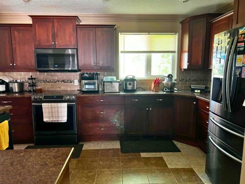 5404 46 Street, Valleyview, AB - Indoor Photo Showing Kitchen